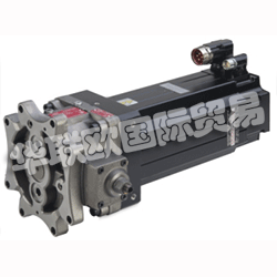MOOG電液靜壓泵機(jī)的介紹：  　　混合驅(qū)動或電靜液驅(qū)動系統(tǒng) 描述了在獨(dú)立包裝中同時具有液壓和電動技術(shù)的系統(tǒng)。電液靜壓驅(qū)動系統(tǒng) 是傳統(tǒng)液壓應(yīng)用的選擇，需要高強(qiáng)度能力，并且需要節(jié)能，環(huán)境清潔或消除管道。相反，EAS 是傳統(tǒng)電氣應(yīng)用的選擇，需要先進(jìn)的故障安全系統(tǒng)。